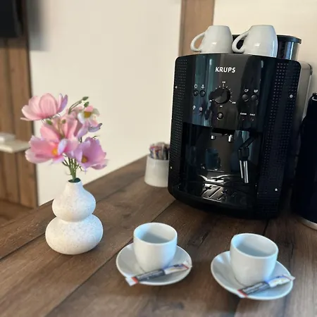 Holzhaeuschen * Sankt Egyden