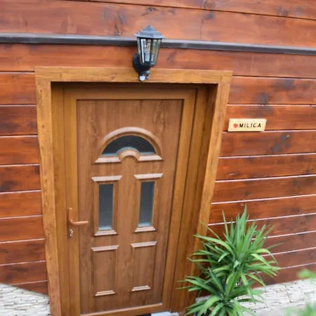 Holzhaeuschen Sankt Egyden