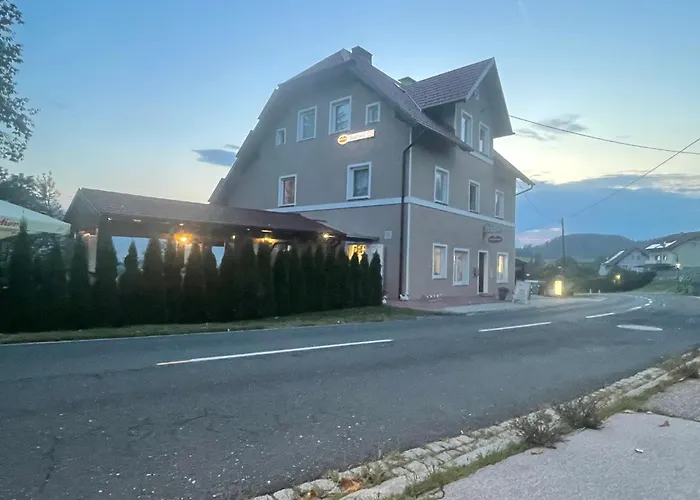 Holzhaeuschen * סנט אגידן